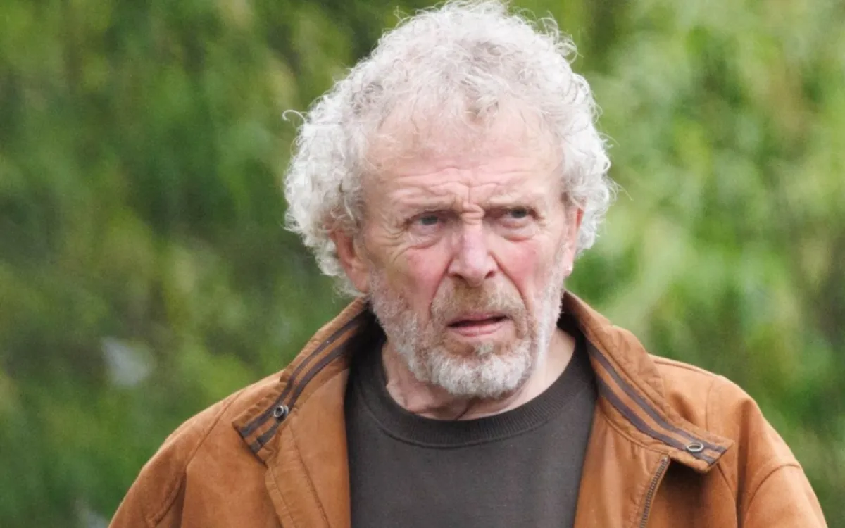 Liefde maakt blind: eenzame zeventiger smokkelt jonge Marokkaanse naar Ierland, 20 maanden cel