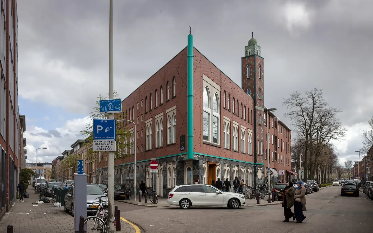 Molotovcocktails en dode dieren: geweld tegen Nederlandse moskeeën groeit sterk