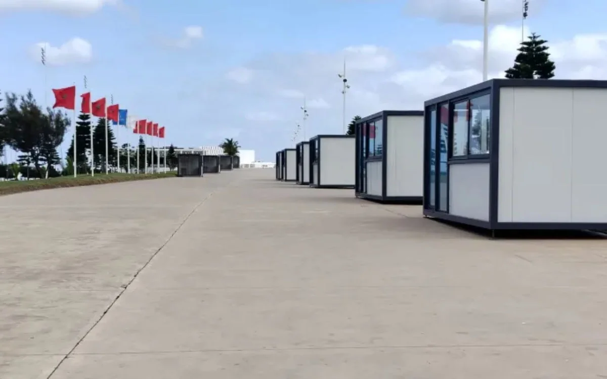 Tanger onthult plannen achter glazen kiosken langs boulevard