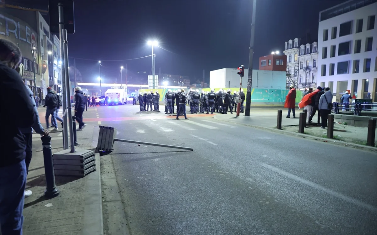 Metrostation in Molenbeek dicht na zege Marokko op Kameroen