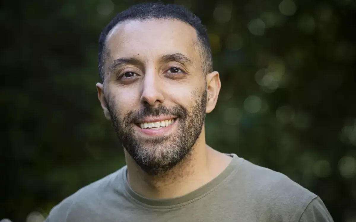 Jamal helpt jongeren met schulden: "Nederlands systeem werkt ze tegen"