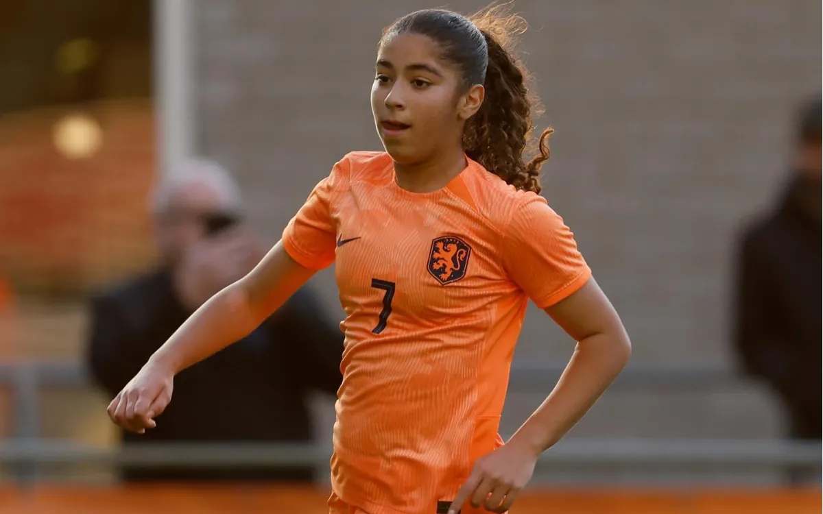 Lina Touzani, nichtje van Soufiane, is de grote heldin van Oranje U17 in Marokko