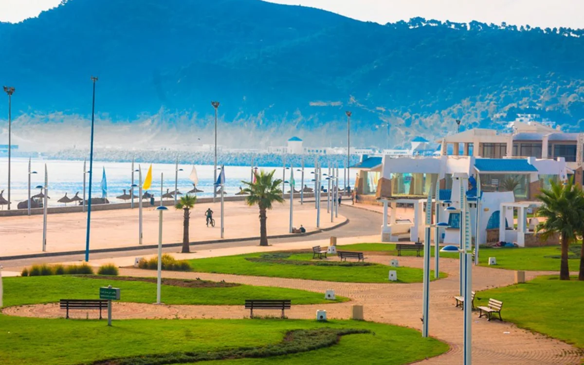 Luxe villa's van miljonair in M'diq gesloopt?