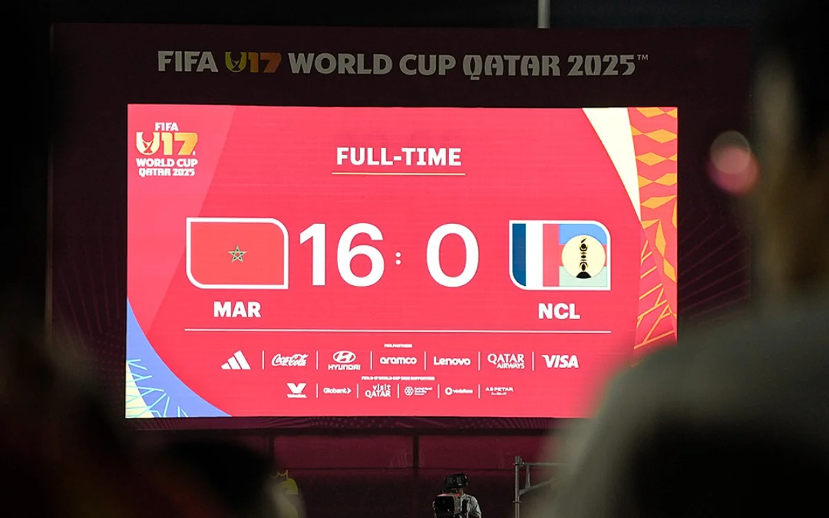 Nabil Baha jubelt na 16-0: "Spelers hebben zich eindelijk laten gaan"