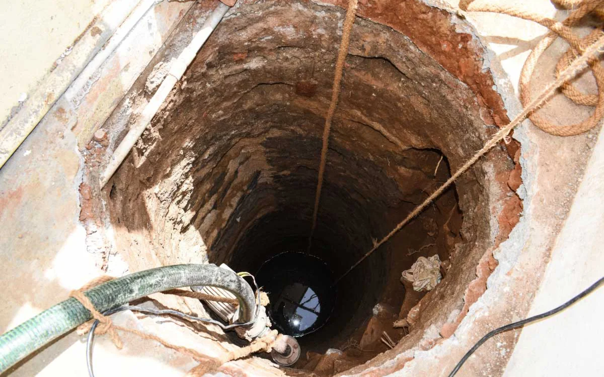 Tragedie in Zagora: moeder sterft na val in put van 23 meter