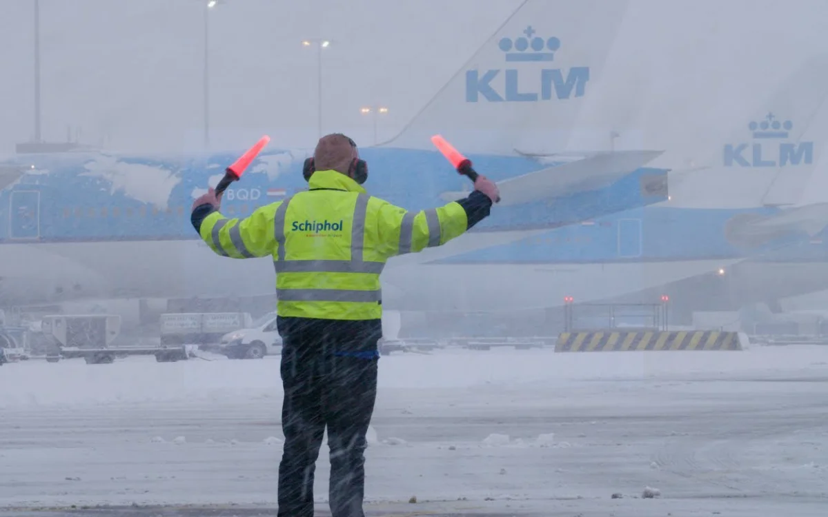 Opgelet, sneeuw op Schiphol hindert vluchten naar Marokko
