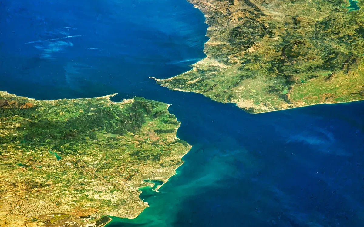 Spanje en Marokko worden één, Straat van Gibraltar gaat dicht