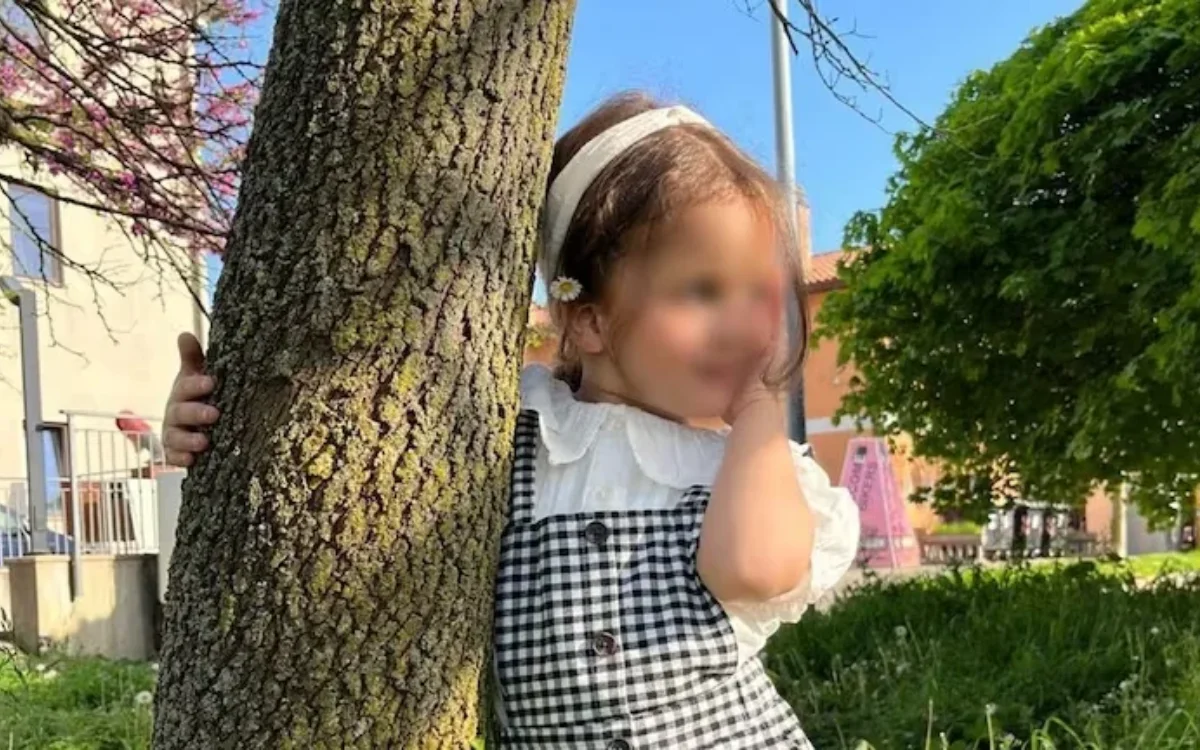 Twintiger die 4-jarige Ghita aanreed op strand definitief veroordeeld