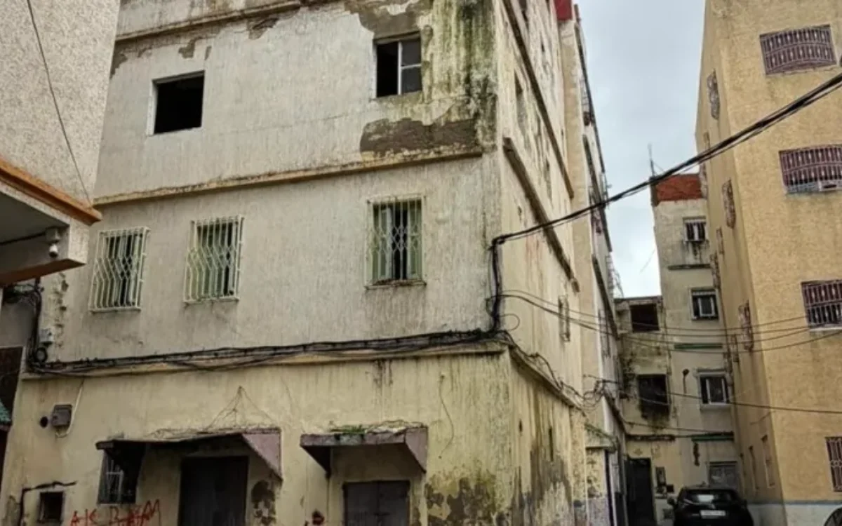 Tanger houdt adem in: 'tikkende tijdbom' dreigt elk moment in te storten