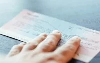 Man bijt advocate en slikt cheque in Tetouan