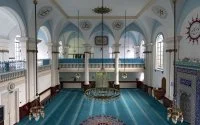 Biddende vrouwen aangevallen en korans verscheurd in Haagse moskee 