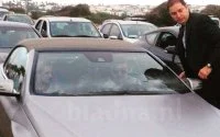 Koning Mohammed VI in de file in Casablanca