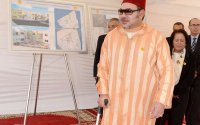 Koning Mohammed VI met kruk op officiële ceremonie