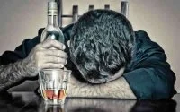 Stomdronken agent verliest dienstwapen in trein in Marokko