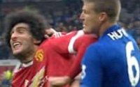 Elleboogstoot kan Fellaini duur komen te staan (video)