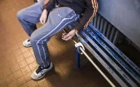 Gestoorde man in Tanger valt mensen aan met mes