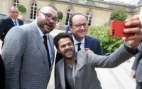 Jamel Debbouze maakt selfie met Koning Mohammed VI en de Franse president