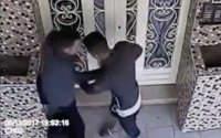 Man in Casablanca voor zijn kinderen met mes aangevallen (video)