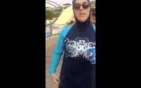 Amerikaanse in Marokko reageert verbaasd op burkini verbod (video)