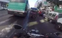 Motorbakfiets gefilmd tijdens dolle rit door Casablanca (video)