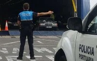 Kind onder bus uit Tanger ontdekt in Tarifa (video)