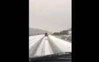 Nog nooit gezien: snelweg Marrakech-Agadir onder laag sneeuw (video)