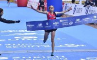 Marokkaanse Kaoutar Boulaid breekt record marathon Sevilla