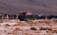 Agadir: minibus belandt in rivier met veertien passagiers