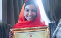 Koning Mohammed VI bedankt Dounia Batma voor liedje (foto & video)