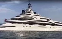Mohammed VI op boot Emir Qatar gespot in Al Hoceima (video)