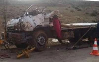 Nador: vrachtwagen met vis over de kop, een dode (foto's)