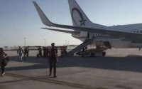 Noodlanding toestel Royal Air Maroc in Parijs (video)