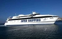 Veerboot met wereld-Marokkanen voer met scheur in romp