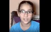 In Melilla geboren Marokkaans meisje mag na 12 jaar eindelijk naar school (video)