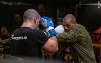 Rico Verhoeven drijft spot met Badr Hari