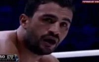Badr Hari veslagen door Samedov in Moskou