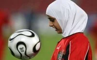 FIFA keurt ondanks kritiek hoofddoek in voetbal goed