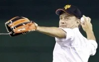 Tom Hanks leert Marokkaanse kinderen honkbal spelen