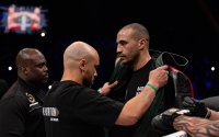 Badr Hari eert slachtoffers aardbeving Marokko tijdens Glory 88