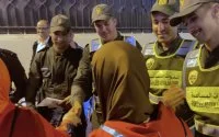 Inwoners Tanger bedanken politie met bloemen en geschenken