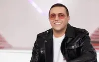 Marokkaans geworden zanger Faudel spot met Algerijnse president