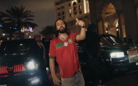 French Montana met shirt Atlas Leeuwen in nieuwe clip (video)