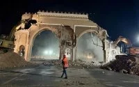 Iconische dubbele boogpoort Dakhla gesloopt (video)
