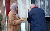Amsterdamse buurtmoeder Ilhame: "Jongen reisde van Marokko naar Turkije en kwam te voet naar Nederland"