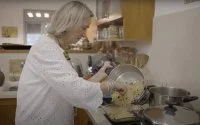 Israëlische lerares zet Marokkaanse keuken en Darija in de spotlights (video)