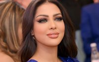 Ibtissam Tiskat in kaftan zet internet in vuur en vlam (foto)