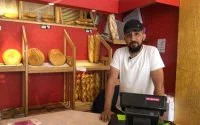 Marokkaanse bakker gedwongen om winkel te sluiten door racisme in Frankrijk