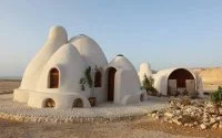 Marokkaanse start-up bouwt Superadobe 