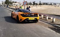 Supercars trekken door Marokko (video)