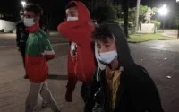 Minderjarige migranten zwerven door straten Sebta (video)